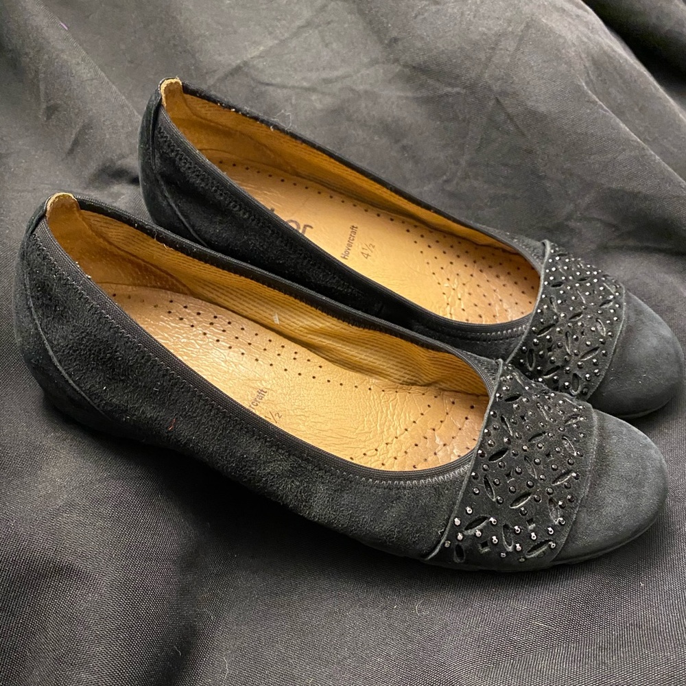 Gabor-Black Flats- Accent‎ band on top, Size: 4-1/2